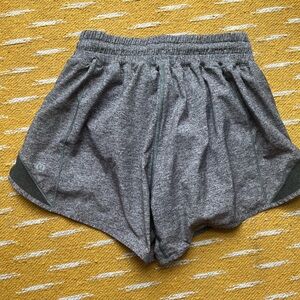 Lululemon Women’s Hotty Hot Size 4 shorts